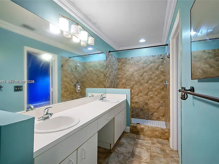 12111 SW 5th Ct — Photo 14