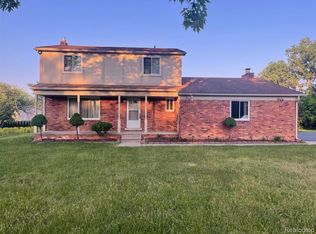 5583 Farmington Rd, West Bloomfield, MI 48322