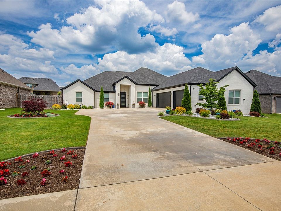 1st image of 1151 Stoneybrook Ln