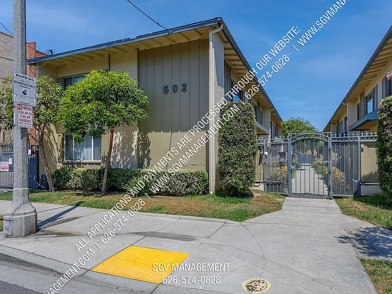 500-502 Orange Ave — Photo 4