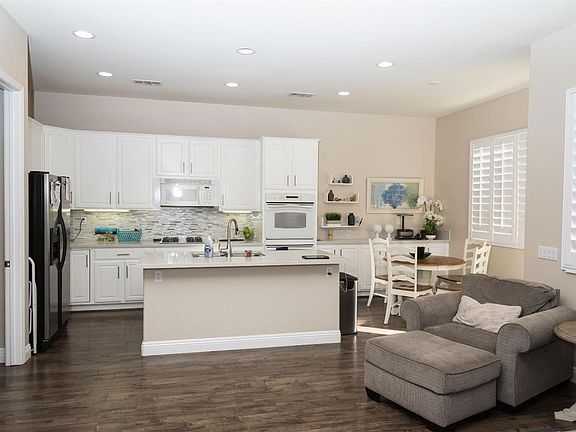 4th image of 10839 Aster Ln