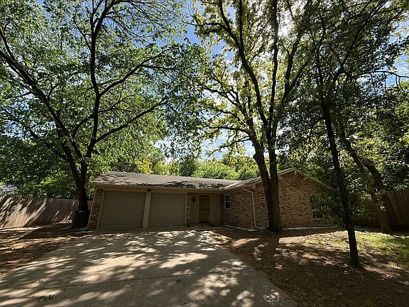 2nd image of 1606 Sylvan Dr