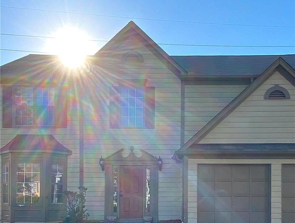 1st image of 915 Laurel Cove Dr