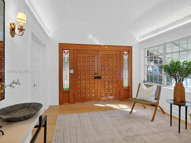 1305 Alhambra Cir — Photo 7