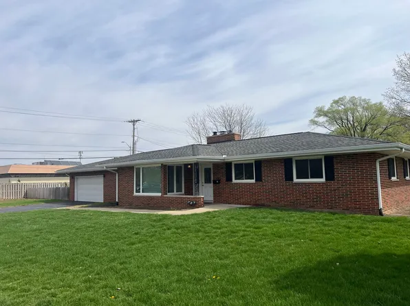 2 Robinhood Ln, Springfield, IL 62704