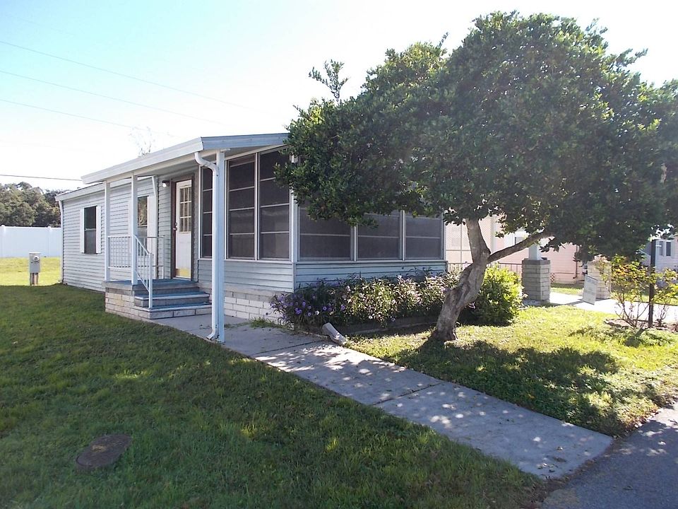 2nd image of 1107 46th Ave E #13