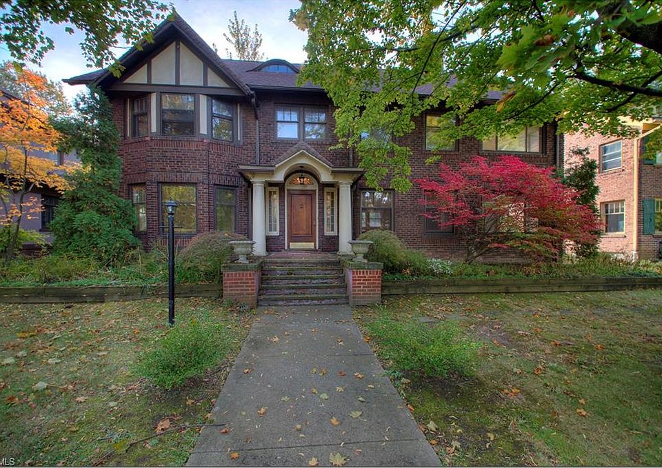 1st image of 2552 Euclid Heights Blvd