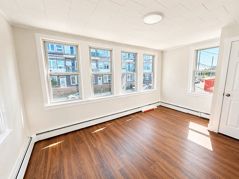 320 Hamilton Ave #2 — Photo 2