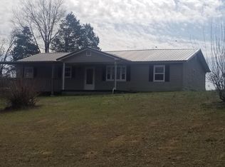 242 Lance Ln, La Follette, TN 37766