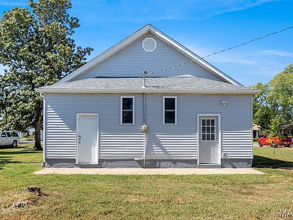 3rd image of 526 State St