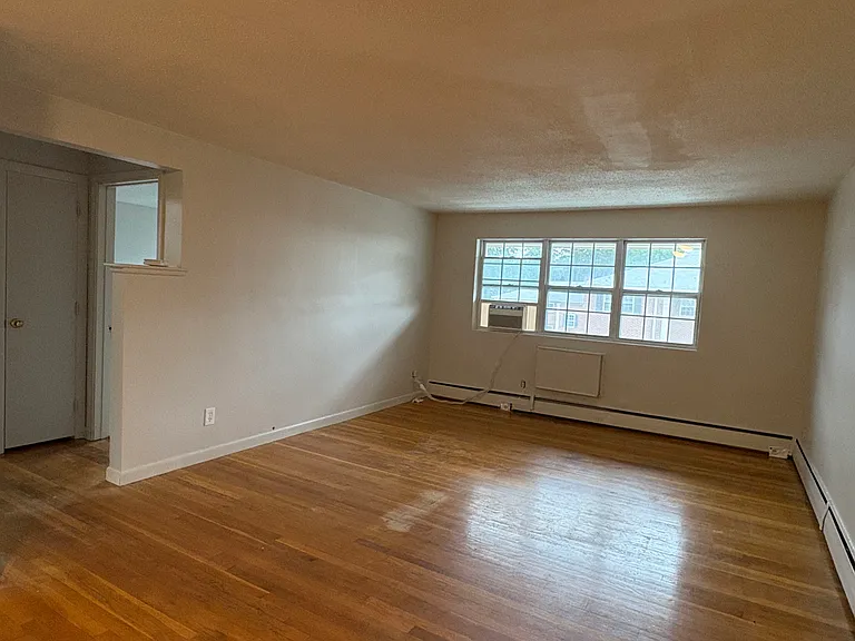 29 Arlington Rd #6 — Photo 12