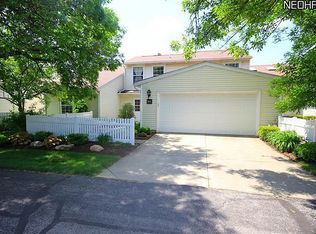 892 Lynnhaven Ln, Akron, OH