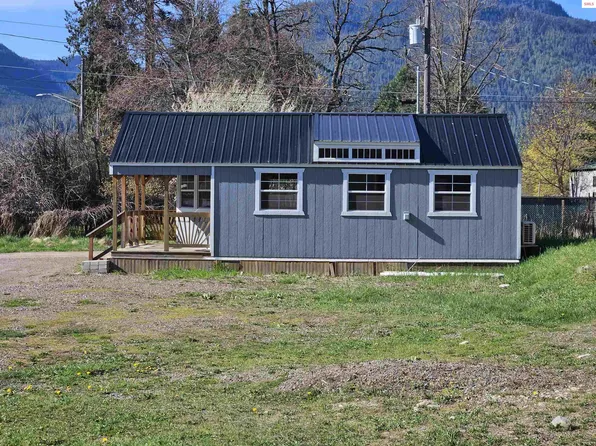 309 N Callahan St, Clark Fork, ID 83811