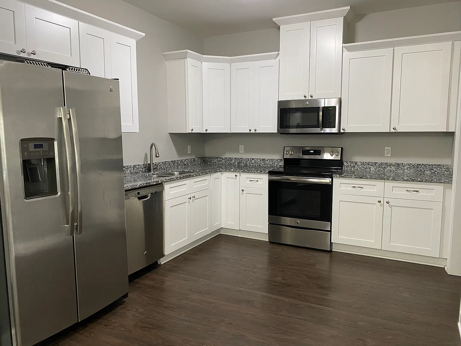 3 bed, 1584 sqft, $1,700 — Photo 4