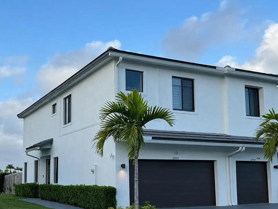 10957 SW 232nd Ter