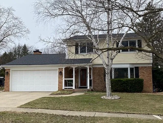 2310 Churchill Dr photo 1