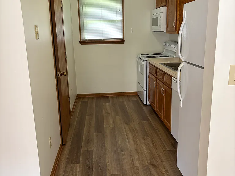 260 Clark St #B — Photo 5