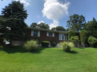 2525 Shagbark Ln, Stroudsburg, PA 18360