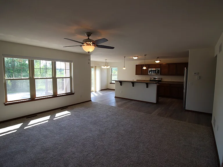 3 bed, 2.5 bath, 1910 sqft, $2,350 — Photo 9