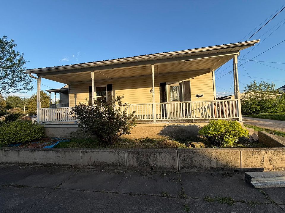 1st image of 614 Mill St
