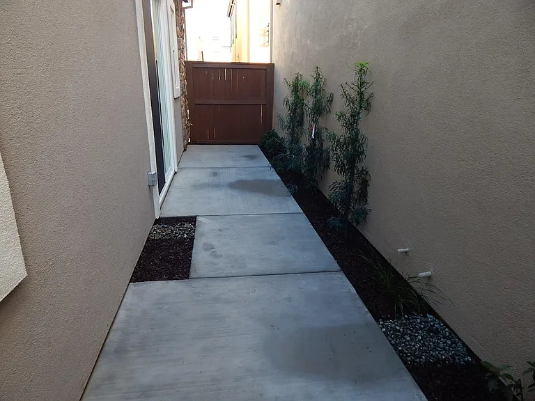 1683 Pena Ln — Photo 23