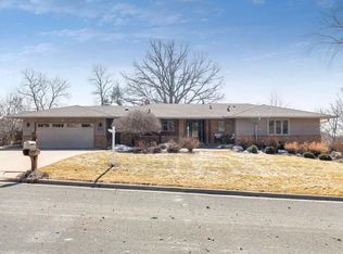 6005 Idylwood Dr, Edina, MN 55436