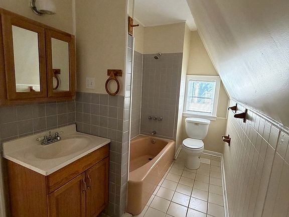 5th image of 60 Vermont Ave Floor 3