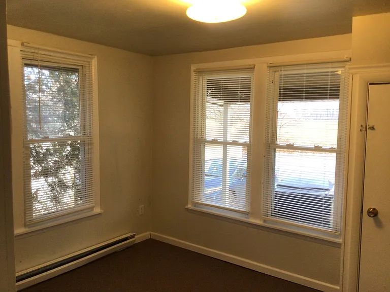 440 N Earl St — Photo 6