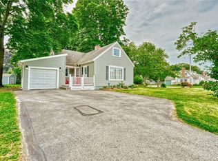 977 Stone Rd, Rochester, NY 14616