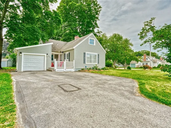 977 Stone Rd, Rochester, NY 14616