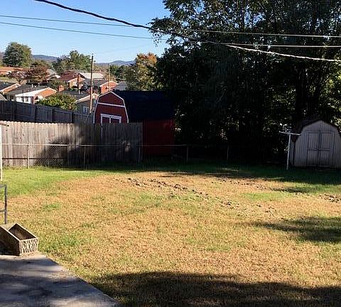 2nd image of 169 Monterey Ave NE