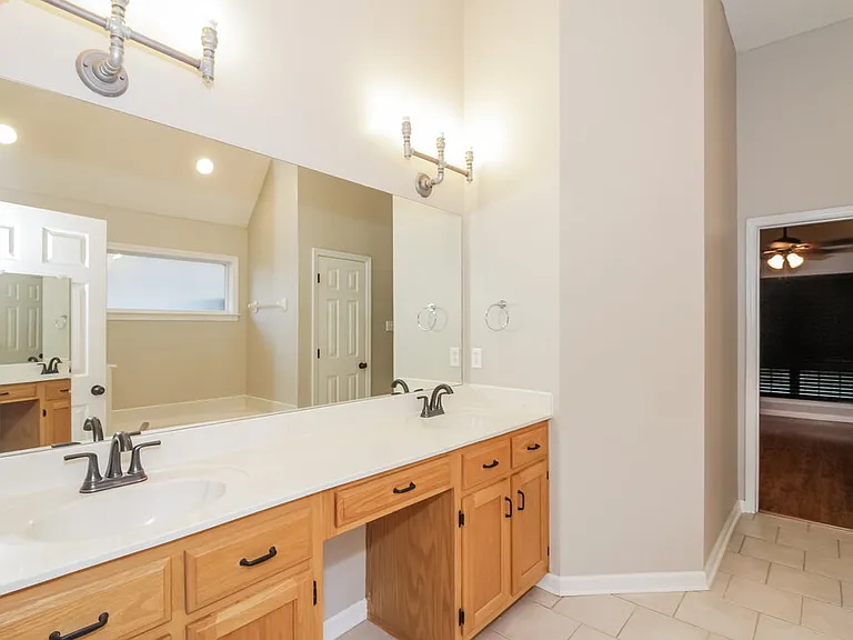 55 Lakewood Cv — Photo 14