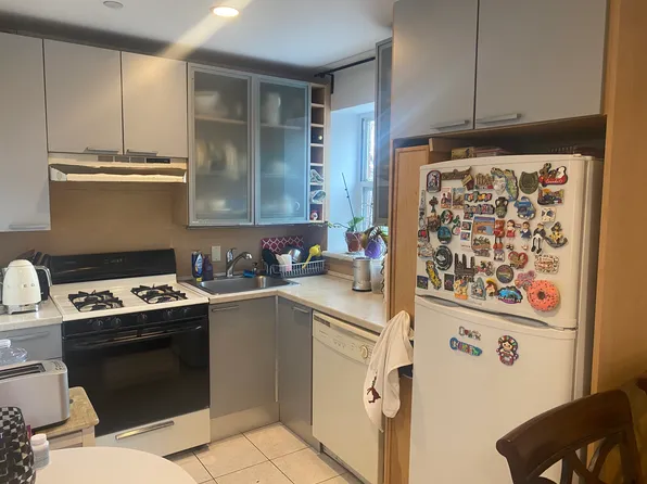 1811 Avenue P 4B image 3 of 10
