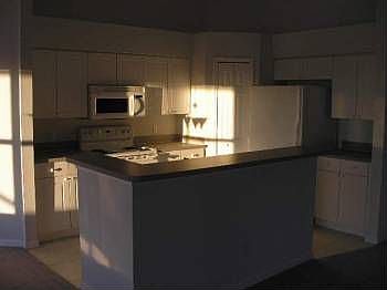 4th image of 2924 Santa Barbara Blvd N