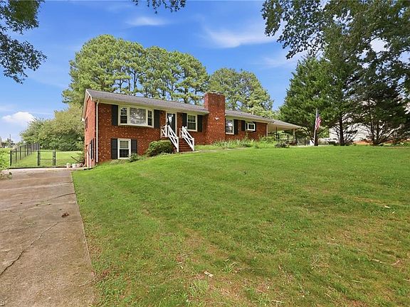 3rd image of 511 Croydon Ln