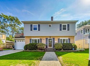 4305 Lee St, Skokie, IL 60076