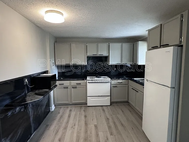 2323 Newton St #1 — Photo 4