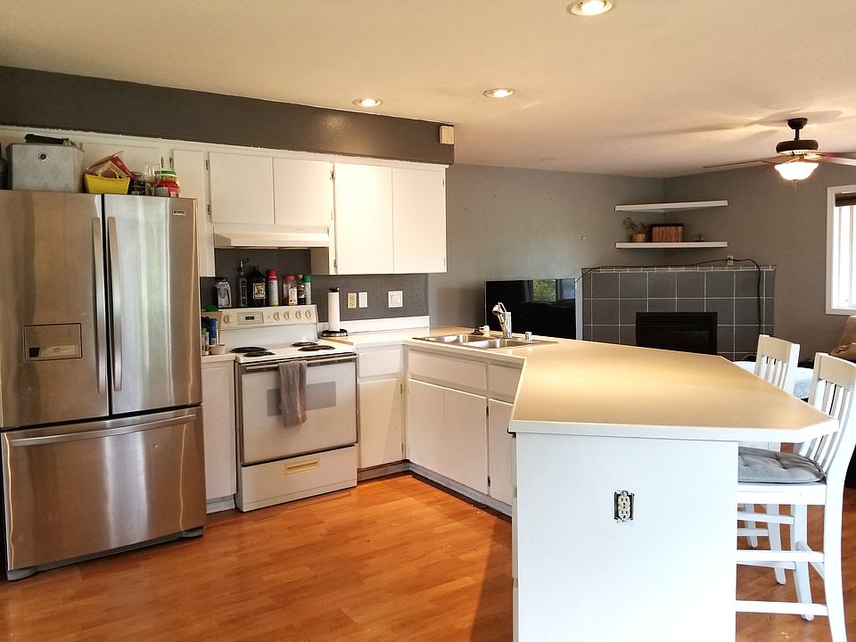 2nd image of 2716 NE 95th Ct