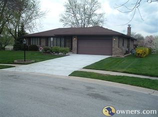 7209 Bayberry Ln, Darien, IL