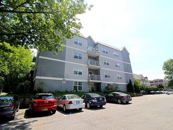 4th image of 111 S Broadway APT G4