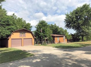 433 NW Maple St, Melvern, KS 66510