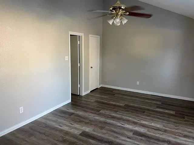 2109 Regency Dr — Photo 9