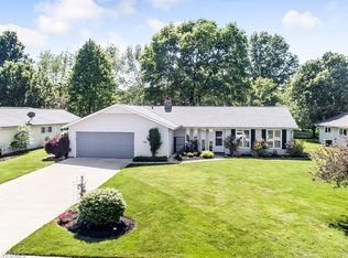 5030 Meadow Moss Ln, North Ridgeville, OH 44039