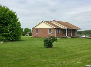 121 Cashman Rd, Gettysburg, PA 17325