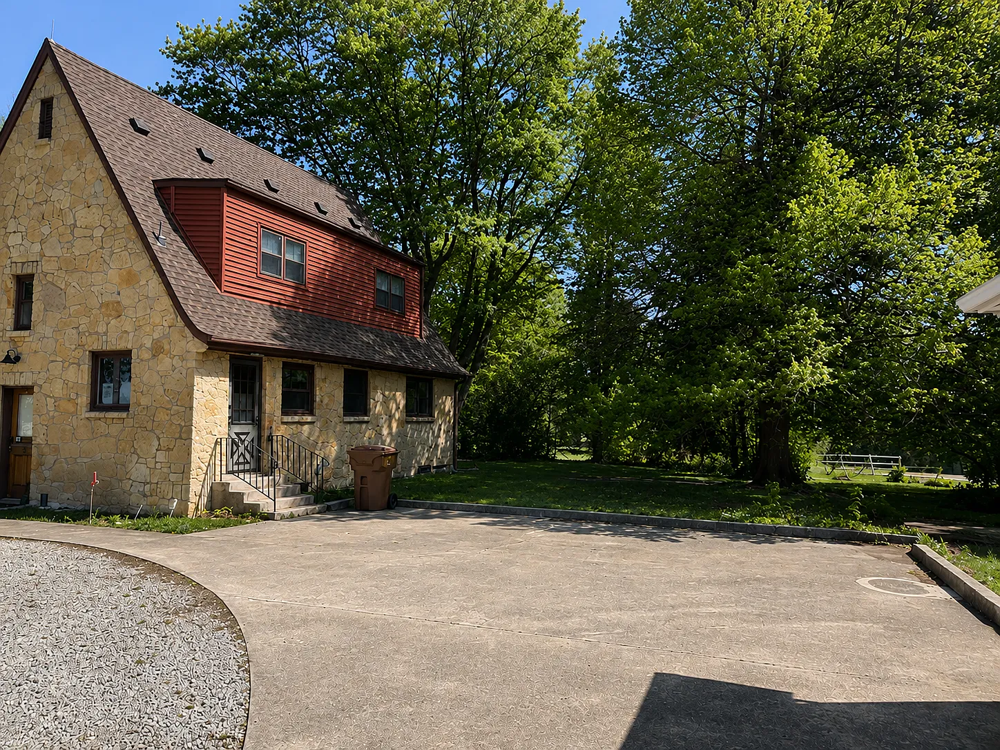 3 bed, 2200 sqft, $4,000 — Photo 4