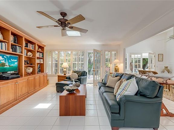 3rd image of 1526 Orchid Dr
