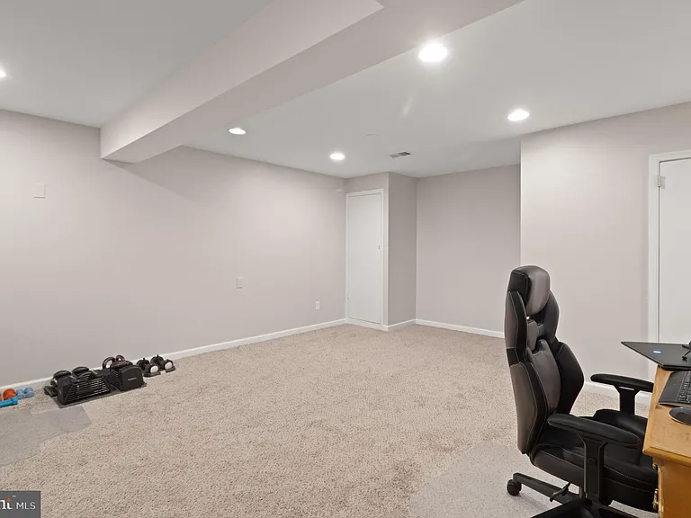 8573 Tyrolean Way — Photo 26