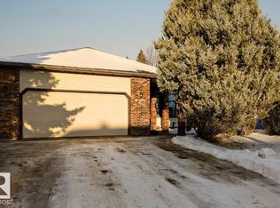 669 Village Dr, Strathcona County, AB T8A4N2