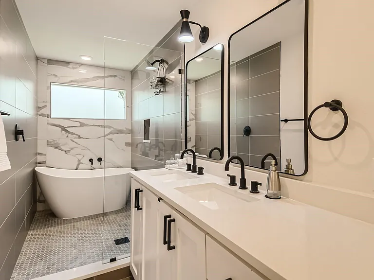 6215 Club Ter — Photo 22
