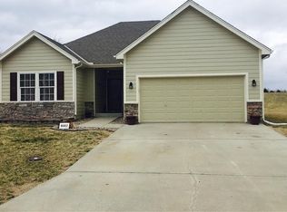 16912 Tucker Ct, Basehor, KS 66007